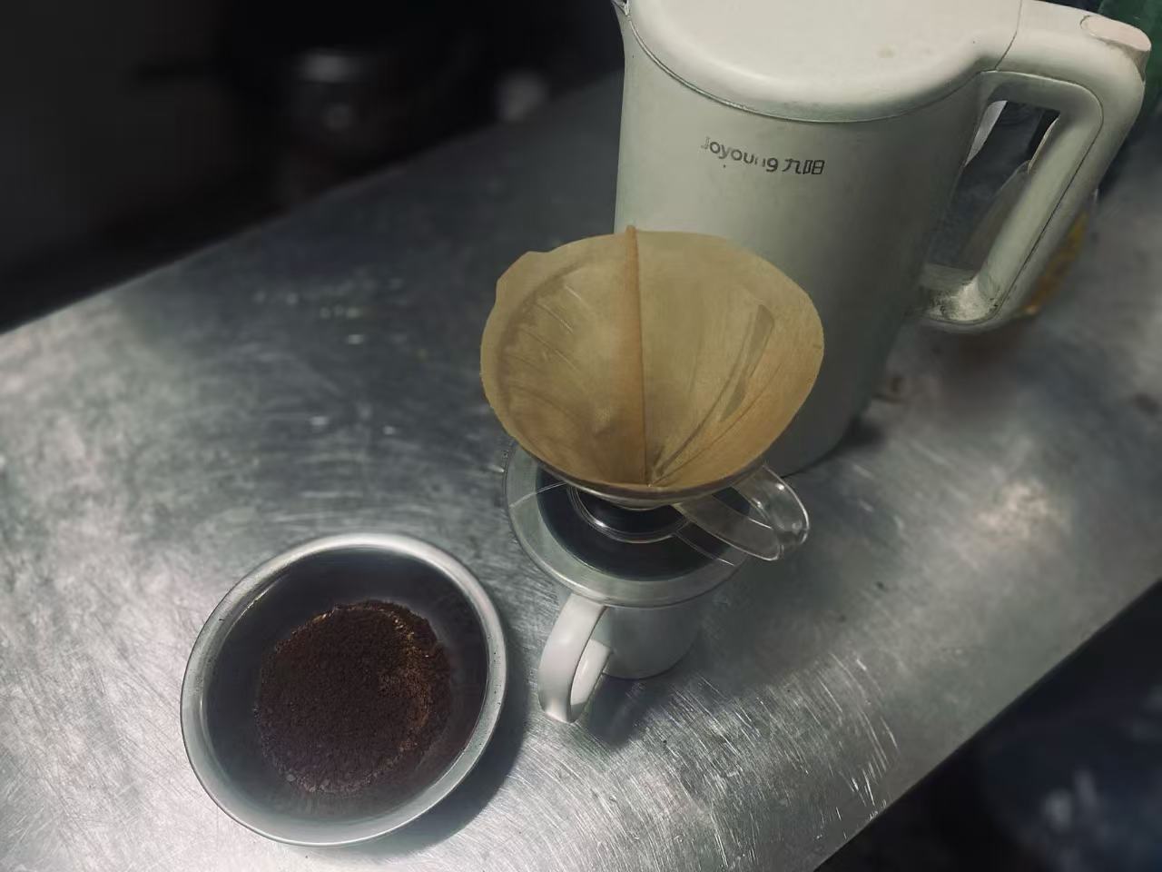 很廉价又很硬核的实用主义工业味道